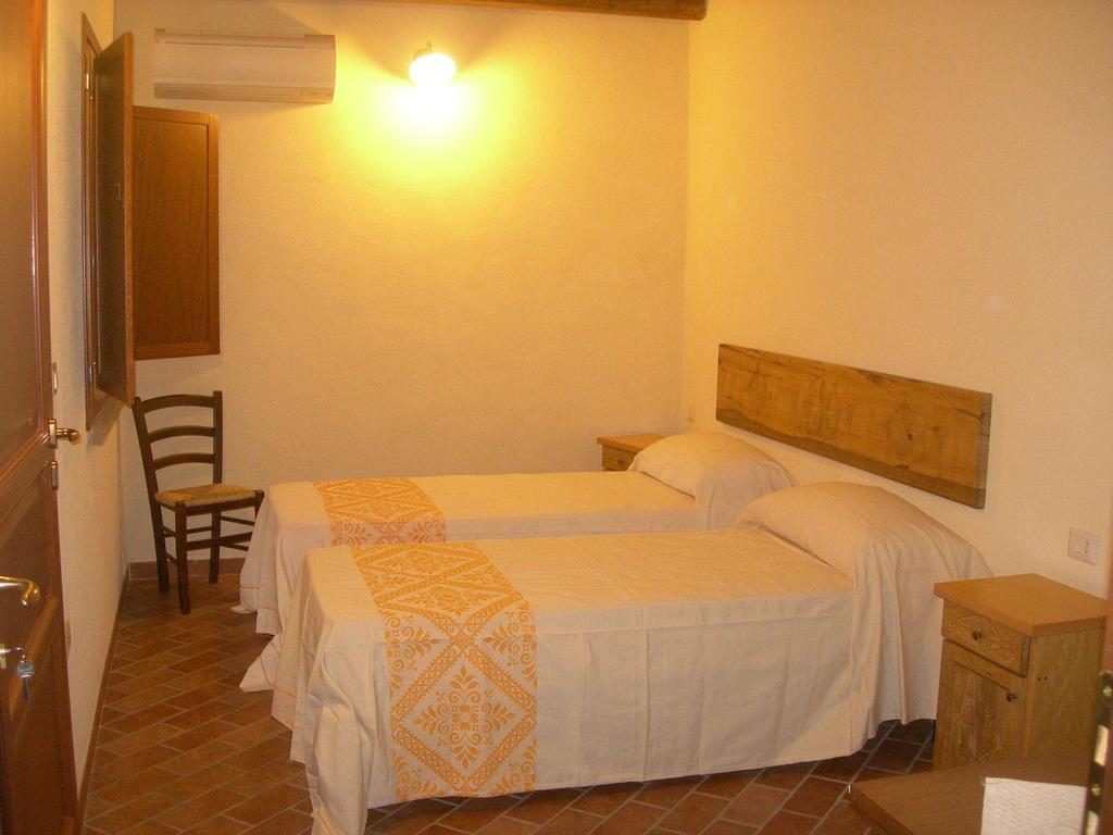 Agriturismo Battaglia Villamassargia Szoba fotó