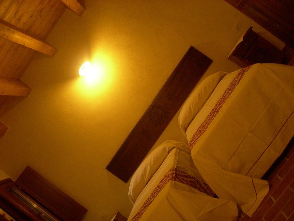 Agriturismo Battaglia Villamassargia Szoba fotó